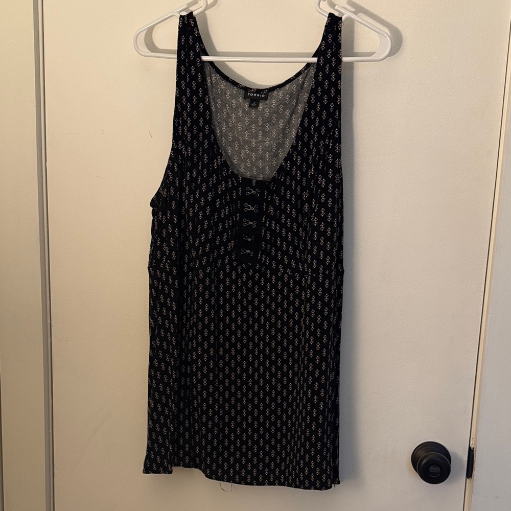 Torrid Black and White Geometric Tank Top